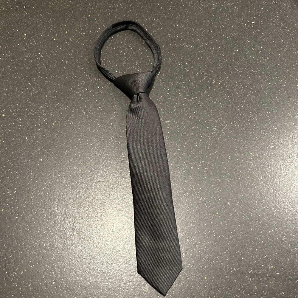 Boys tie- S/M black